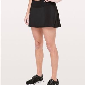 Lululemon play off the pleats mid-rise skirt